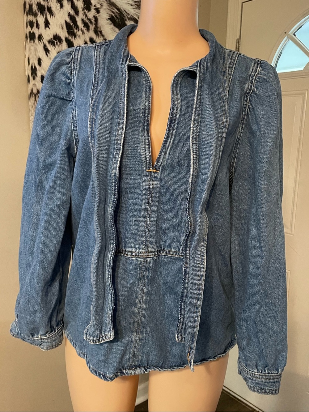 Zara denim peasant blouse unique tie-front neck detail puffed sleeves small top